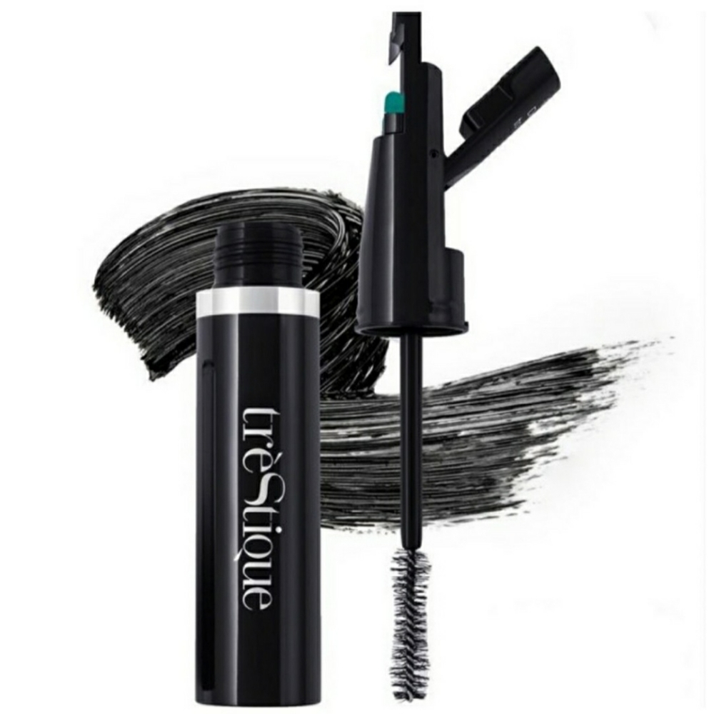 Trestique mascara and curler Brand new